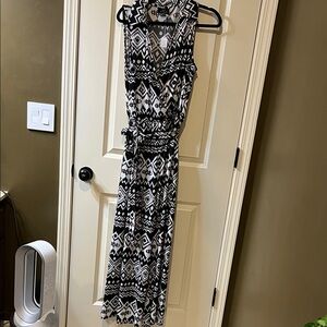 Black & White Geometric jumpsuit  with Self-Tie Waist C656